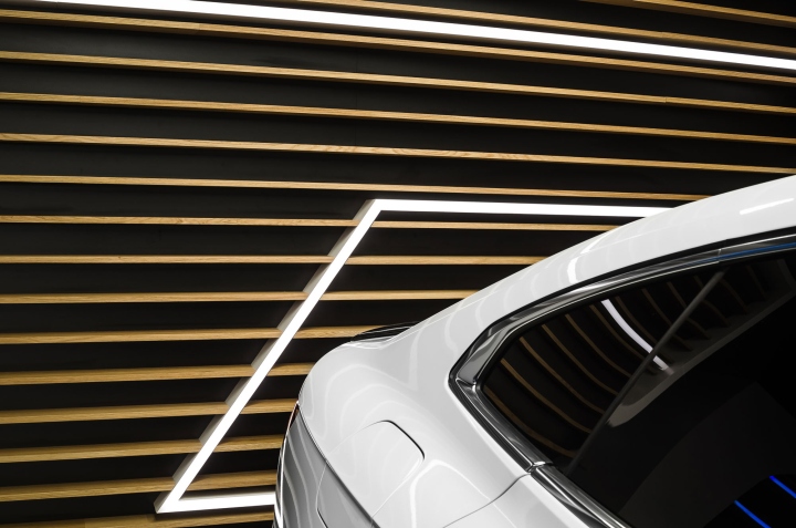 Volkswagen-Home-by-mode-lina-Warsaw-Poland16.jpg 【大眾之家】獨一無(wú)二的汽車(chē)銷(xiāo)售店裝修圖