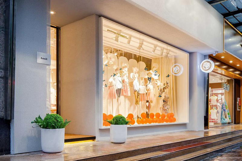 童裝店櫥窗裝修效果圖